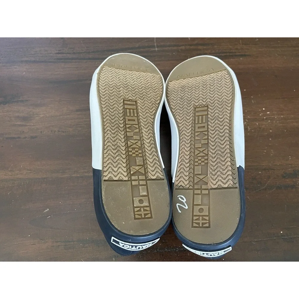 Women's Nautica white/Blue shoes Size 9.5 In Excellence